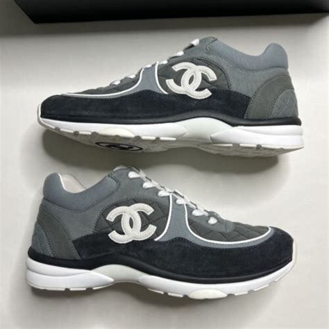 chanel runner grey